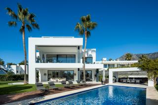 Chalet à Pintor francisco iturrino 14. Mpresionante villa moderna en una ubicación privilegiada en la p