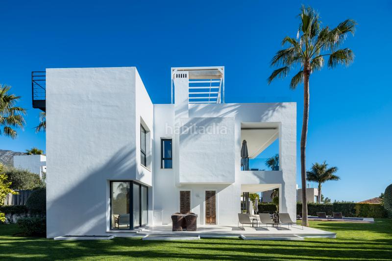 Foto 5b9e5cf0-1f2f-48a2-8284-5b85247d93ba. Chalet dans pintor francisco iturrino 14 dans lomas de Marbella club Marbella