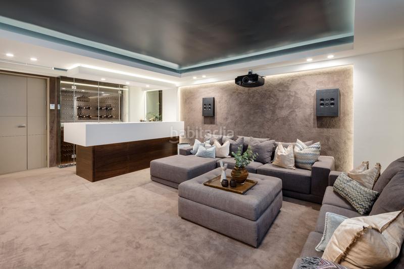 Foto b393733e-a753-4fe6-99f2-fc4f6d4e25c7. Chalet dans pintor francisco iturrino 14 dans lomas de Marbella club Marbella