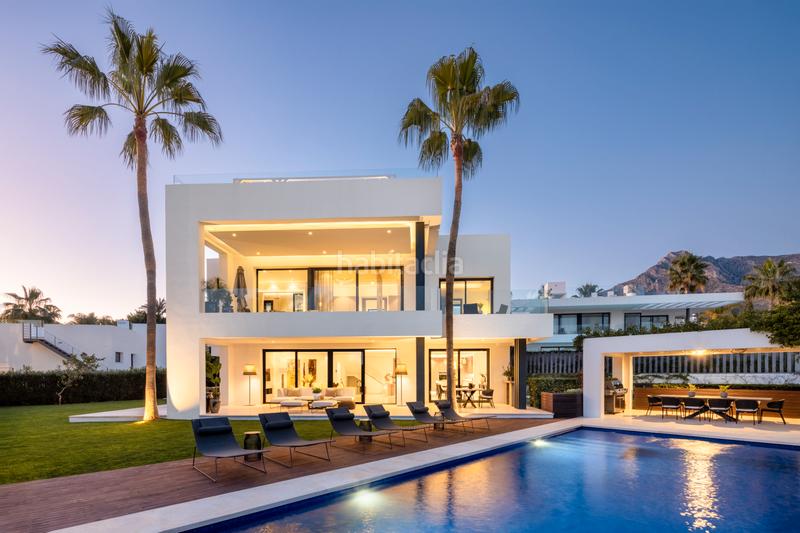 Foto c6a347c8-ff97-4547-92df-936e4627c020. Chalet dans pintor francisco iturrino 14 dans lomas de Marbella club Marbella