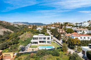 Xalet a Calle endrinas 25. Villa la alqueria, benahavís  1.238 m2 parcela.- 573 m2 construi