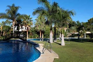Flat in Avenida de las Mimosas 18
