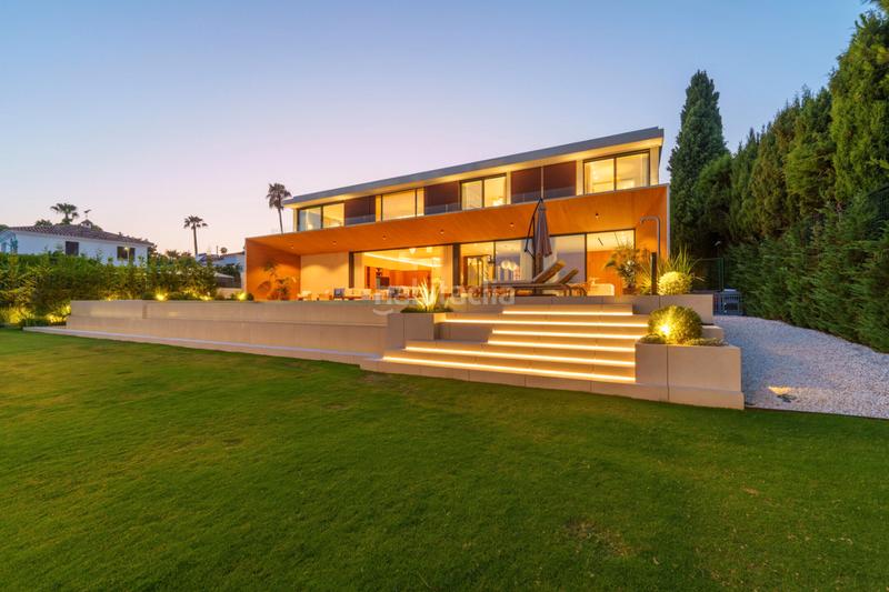 Foto a478686f-1c7f-4b9e-a34c-81411f2167cc. Chalet in calle 24-a 464 in Guadalmina Alta Marbella