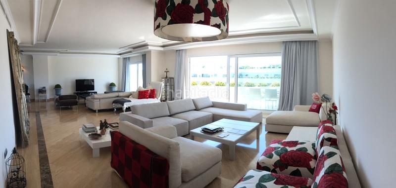 Foto d826cd5e-8b50-44e9-b2c4-1a1c92a014e0. Rent penthouse in arrabal a cañas 2 in Puerto Banús Marbella