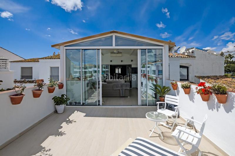 Foto eee438d0-2e9a-4763-9306-c6a5054ee804. Ático en avenida josé banús 875 en Puerto Banús Marbella