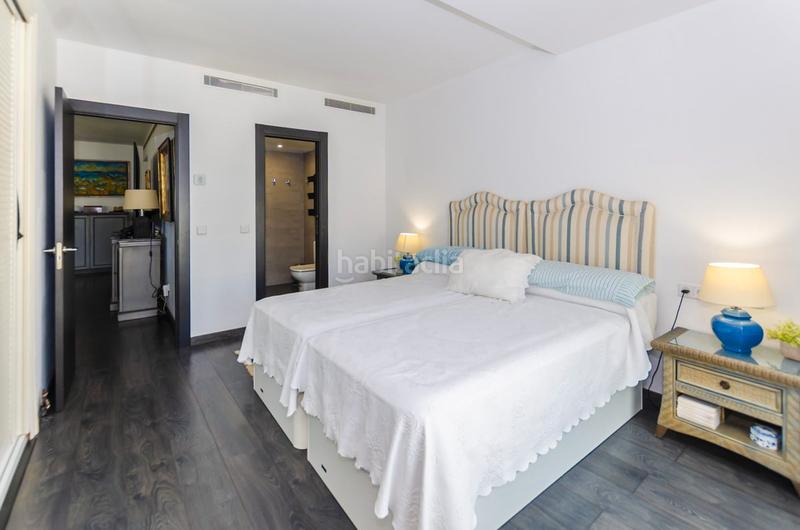 Foto cba3e6e9-cfb2-41cf-b37e-e3f55905eb5c. Attico in avenida josé banús 875 in Puerto Banús Marbella