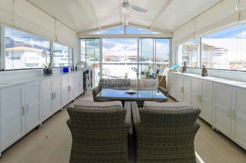 Foto f97501b3-46ae-43ec-877e-52d49f91f113. Dachwohnung in avenida josé banús 875 in Puerto Banús Marbella