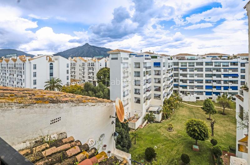 Foto 7ee1a3ce-2e73-45ec-a080-7c5e6fbfcf80. Penthouse in avenida josé banús 875 in Puerto Banús Marbella