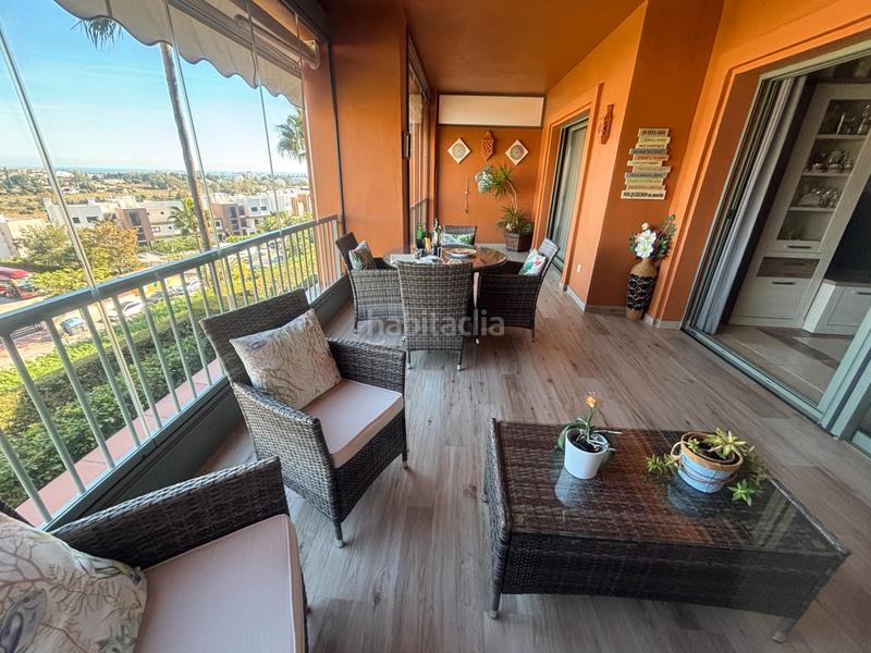 Foto 7d448d94-eef3-4ea8-89b9-e2b6276d6f2d. Pis a calle pico alcazaba 21 a Benatalaya Estepona