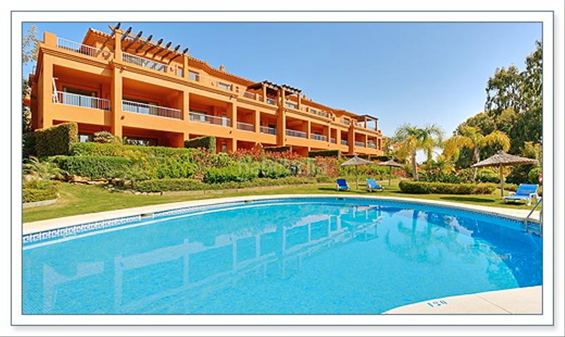 Foto b6aafc47-b3ad-4b58-80e0-ed84b4e28515. Pis a calle pico alcazaba 21 a Benatalaya Estepona