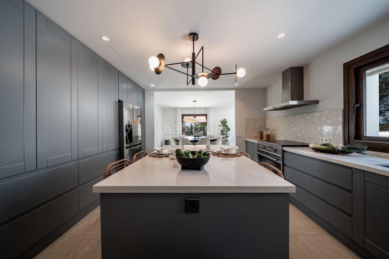 Foto 6d55feb7-2aa5-4490-a737-9e3e17190ebf. Chalet en calle arroyo juan prieto 1 en La Concha - Resina Golf Estepona