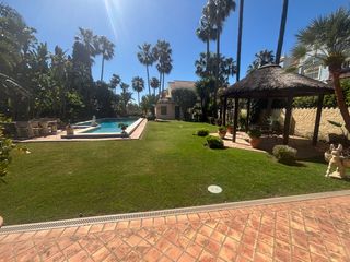 Chalet in Arroyo de pepina sur 30. Se vende casa en una sola planta, orientada al sur, situada muy