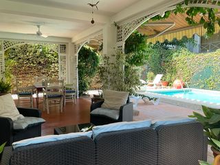Miete Chalet in Calle los jazmines 500. Se alquila villa para larga temporada, desde el dia 1 de agosto