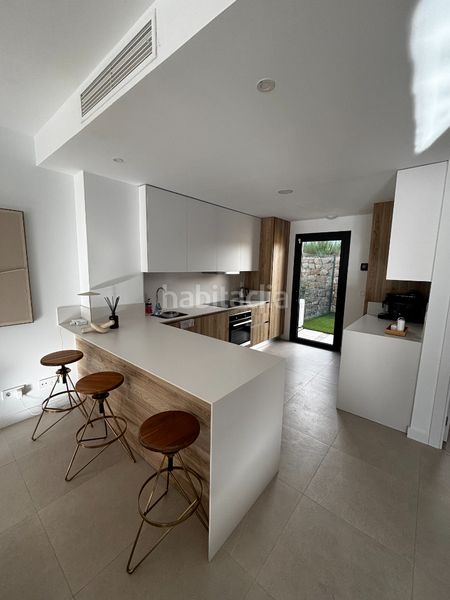 Foto 43363684-eedc-48ff-9e74-4c8b70a4e7dd. Alquiler casa pareada moderna casa pareada a estrenar, en alquiler , cercana al colegio atalaya. maravillosa casa pareada de nueva construc en Estepona