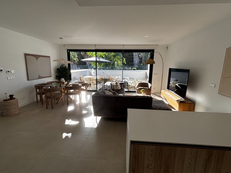 Foto e09efba5-a5a5-4538-99dd-0b7c2d497eb3. Alquiler casa pareada moderna casa pareada a estrenar, en alquiler , cercana al colegio atalaya. maravillosa casa pareada de nueva construc en Estepona