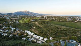Chalet  Calle tejo 487. Situado entre san pedro y estepona, el paraíso es una zona tranq