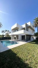 Xalet  Calle araucaria. Chalet independiente en san pedro de alcántara, marbella, de obr