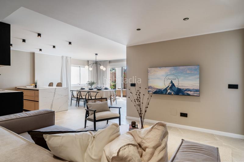 Foto c102fa51-ef9a-4cdf-9257-d1d7812894bb. Pis a calle las ventas 3 a Nueva Andalucía centro Marbella