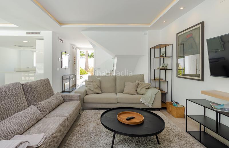 Foto 8f11fb42-3045-4ad4-a7d1-d079893d3301. Chalet en calle londres 1 magnifica villa independiente ubicada en el corazón de nueva andalucía, a solo 5 minutos de puerto banús. 961 m2 de parcela.- en Marbella