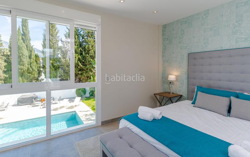 Foto 99df34f8-ada4-41b2-8795-0c72ef1d4e26. Chalet en calle londres 1 magnifica villa independiente ubicada en el corazón de nueva andalucía, a solo 5 minutos de puerto banús. 961 m2 de parcela.- en Marbella