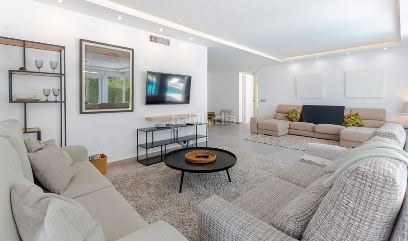 Foto eb2ab0da-f5bb-4ddd-914a-bbcc3184ea17. Chalet en calle londres 1 magnifica villa independiente ubicada en el corazón de nueva andalucía, a solo 5 minutos de puerto banús. 961 m2 de parcela.- en Marbella