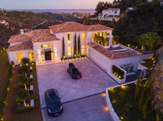 Chalet en El madroñal 42. ¡descubre el lujo y la exclusividad en esta impresionante casa i