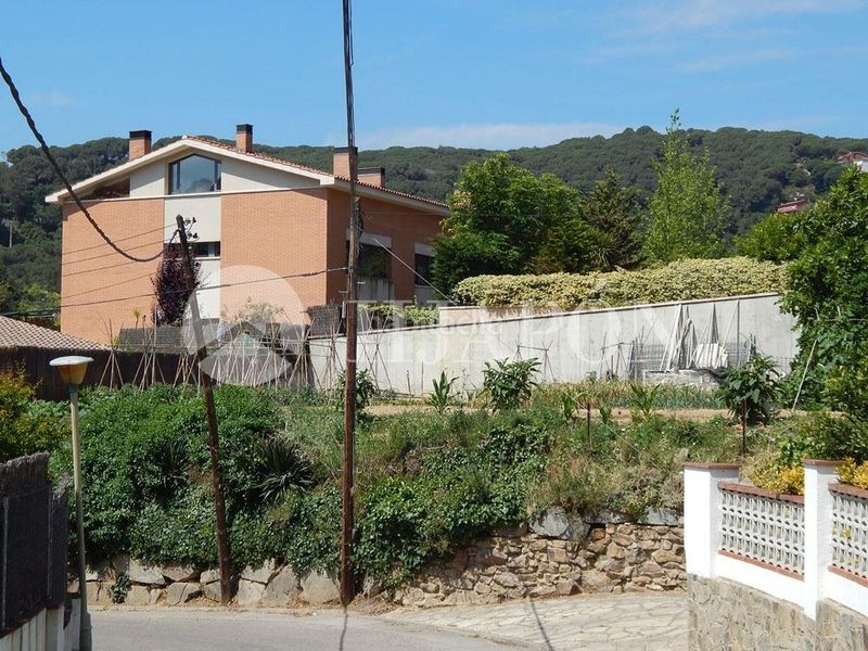 Foto d9ca1c72-1029-4c35-815d-eb640635fe52. Terreny residencial a Cabrils