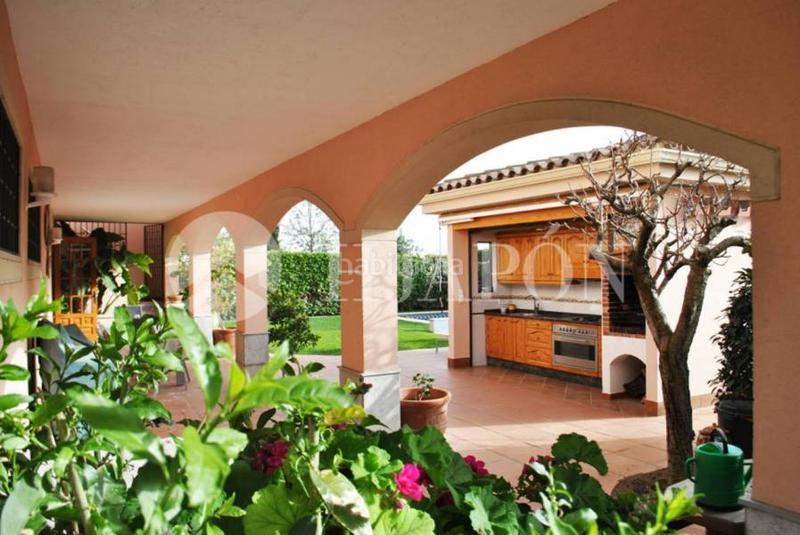 Foto 8ec23b79-da21-4cc6-b867-babe9b8059e4. Casa amb calefacció aparcament piscina a Alella