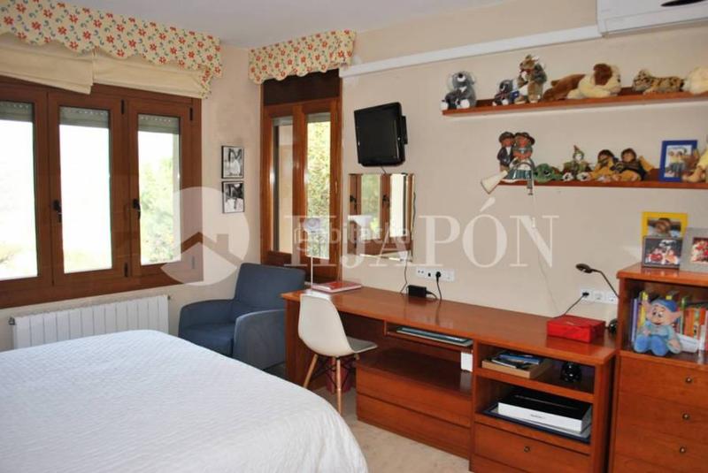 Foto ad763ac6-3c73-4d72-bf91-87b0390fb442. Casa amb calefacció aparcament piscina a Alella