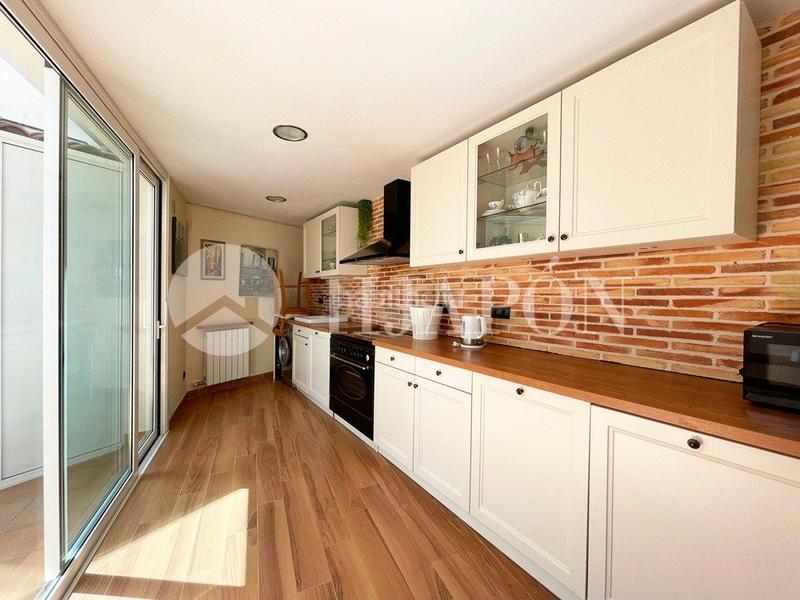 Foto 15bba19c-6497-40fb-94e2-ae06e68dccf5. Casa con riscaldamento parcheggio piscina in Alella