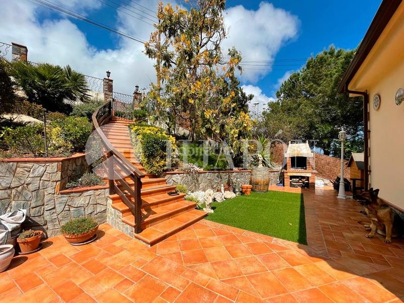 Foto 2f0c6074-1a2b-4466-9dc2-2a5d535bd40e. Casa con riscaldamento parcheggio piscina in Alella