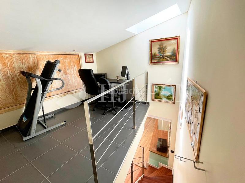 Foto 333ae7ac-8c09-466d-a50d-40e677bae47c. Casa con riscaldamento parcheggio piscina in Alella