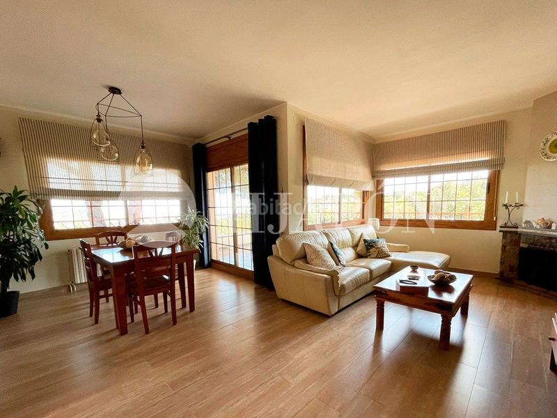 Foto bbdf5369-57ee-441b-9298-1513f4be9412. Casa con riscaldamento parcheggio piscina in Alella