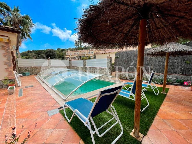 Foto d1e13c26-3e14-40a7-9bb5-bd6253ce7fe6. Casa con riscaldamento parcheggio piscina in Alella