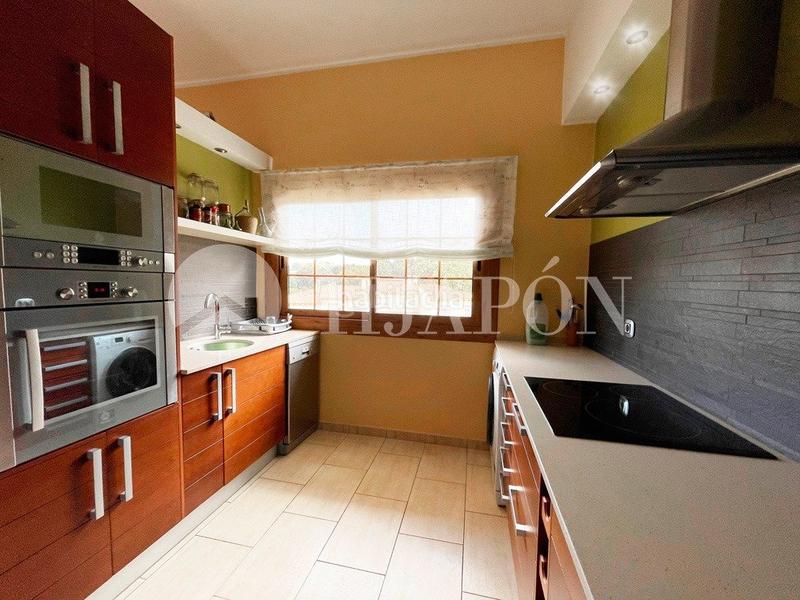 Foto de23f9fe-c993-47ea-ac28-bfc1421d0fc4. Casa con riscaldamento parcheggio piscina in Alella