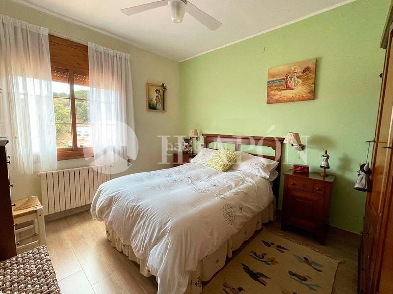 Foto e40bc10b-9c09-419b-8669-7507b7787aeb. Casa con riscaldamento parcheggio piscina in Alella