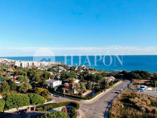 Wohngrundstück in Alella. Exclusivo terreno a pocos metros del mar en can teixido, alella