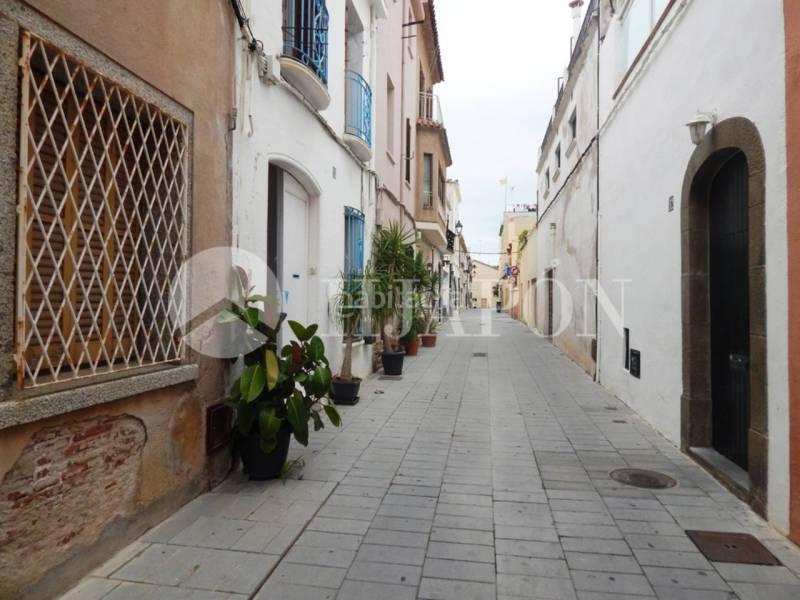 Foto 1ce9b1e5-b339-4b4c-95ed-aa9120f7bc20. House with heating in Ocata Masnou (El)