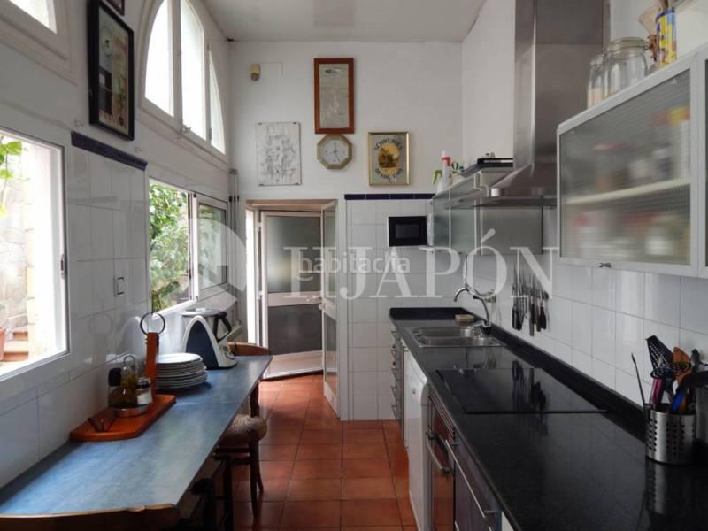 Foto 50154123-e7a9-4fc3-867f-03b878b3b62c. House with heating in Ocata Masnou (El)