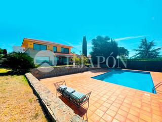Haus in Alella. Gran propiedad  en alella en la zona de can teixid junto al pue