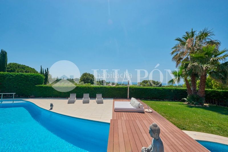 Foto f9a78855-23c1-4b12-92f2-3f59b1434a3a. Casa amb calefacció aparcament piscina a Bell-Aire Sant Andreu de Llavaneres