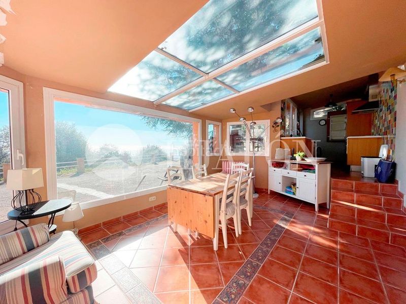 Foto 41a434b2-d071-457d-b80d-911ed4c9047e. Casa amb calefacció aparcament piscina a Alella
