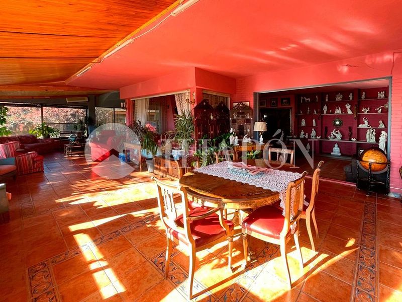 Foto e36ec478-9abf-4a59-8b64-8d5c9f576d9f. Casa amb calefacció aparcament piscina a Alella