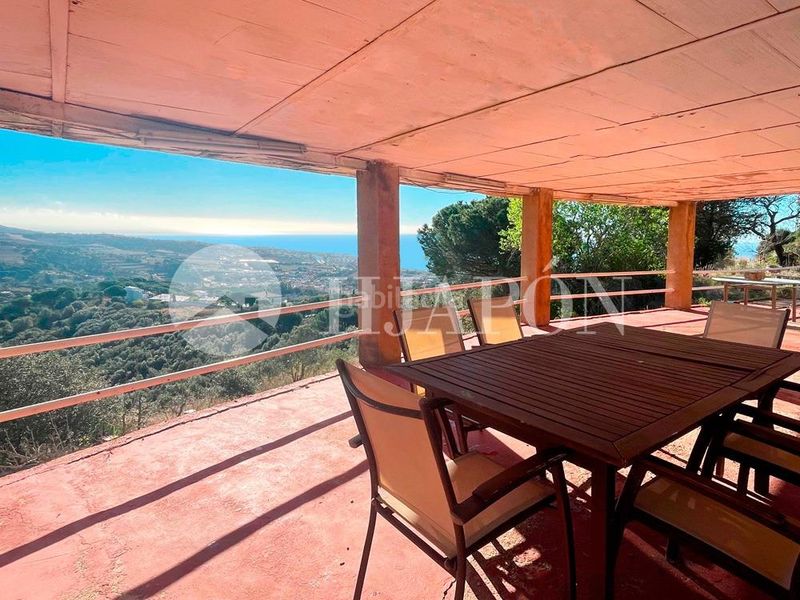 Foto ea1903c9-c539-4d33-a46b-e02b9579bf34. Casa amb calefacció aparcament piscina a Alella