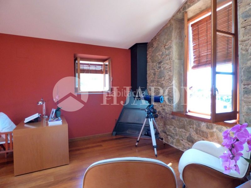 Foto e92599f2-2303-4b00-86ca-ac8f9e2f8db5. Casa amb calefacció aparcament a Teià