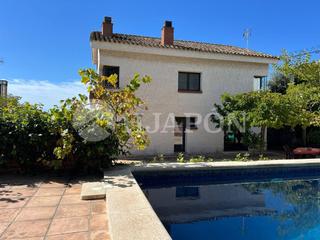 Maison à Teià. Encantadora propiedad con vistas increíbles a la costa