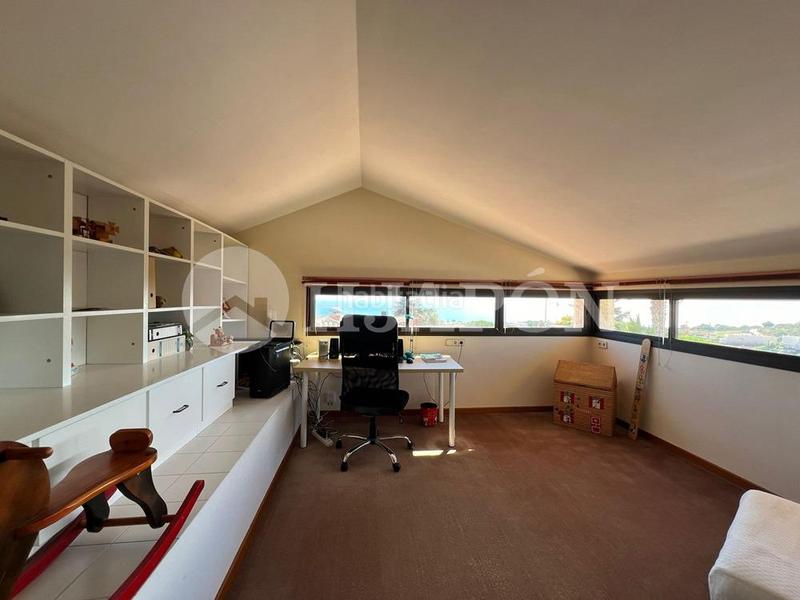 Foto c9cbbdc7-cab5-4464-b6f5-3379206b4185. Haus mit heizung parking pool in Teià