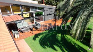 Maison à Supermaresme. Espectacular casa moderna con vistas al mar junto a campo de gol