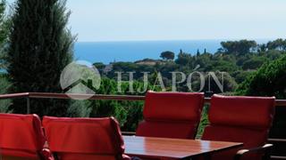 Casa a Supermaresme. Espectacular casa moderna con vistas al mar junto a campo de gol