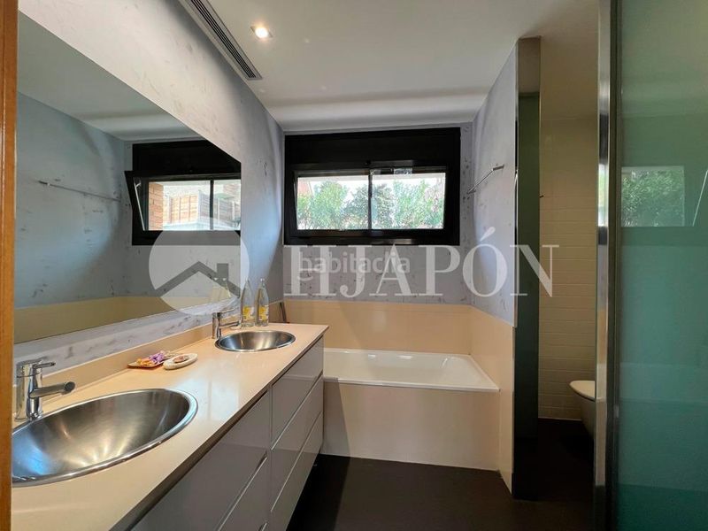 Foto 472949a3-e573-4af7-b72a-afd212268608. Casa amb calefacció a Alella